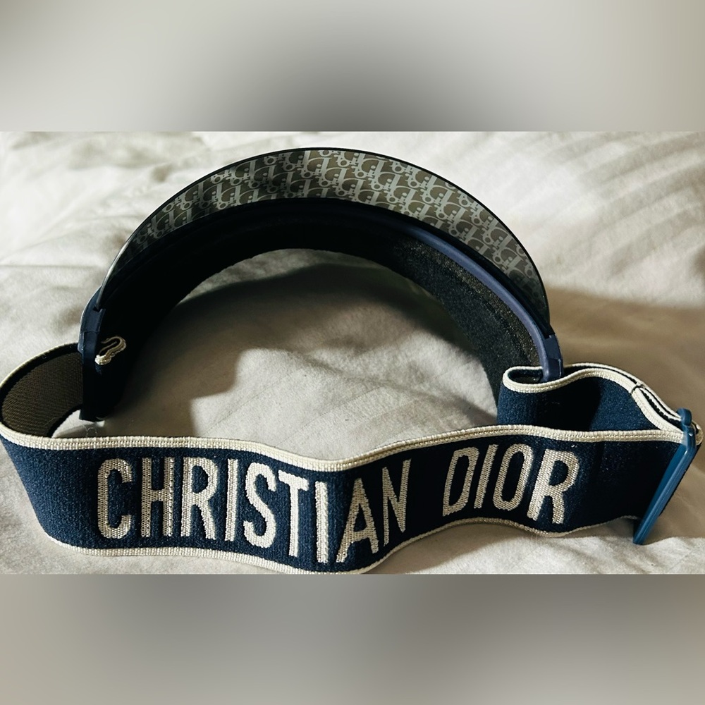 Dior Women’s Navy Blue Christian Dior Visor with White Logo Shield - Picture 2 of 6